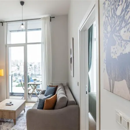 Luxury & Comfort Combined - Near Airport Metro